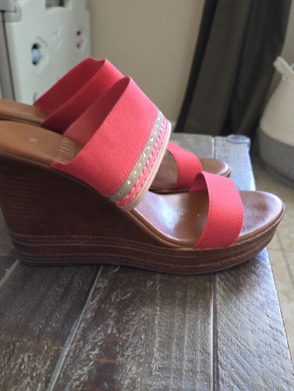 Italian Shoemakers Coral Pink Slide Sandals with Braided Trim - Picture 3 of 5